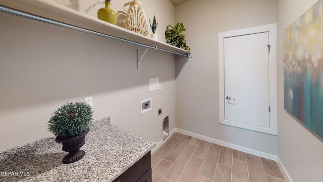 348 San Jose, Socorro, TX 79927