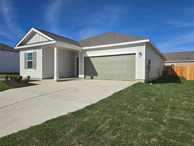 421 Wedemeyer ST, Taylor, TX 76574