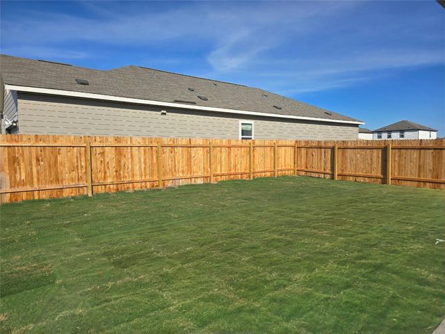 421 Wedemeyer ST, Taylor, TX 76574