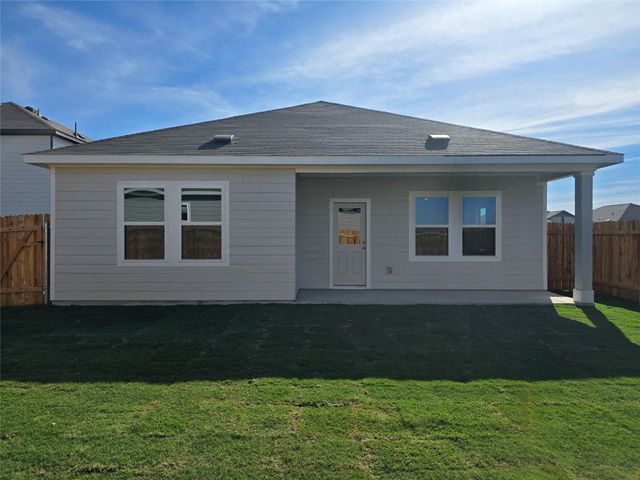 421 Wedemeyer ST, Taylor, TX 76574
