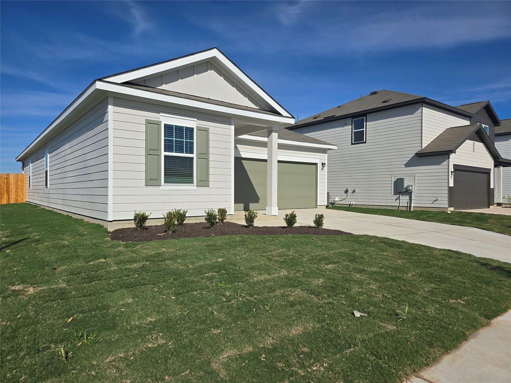 421 Wedemeyer ST, Taylor, TX 76574