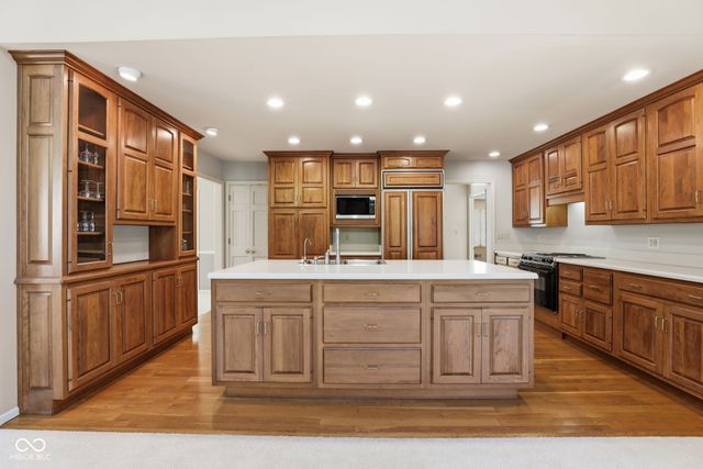 6528 Finchley Road, Indianapolis, IN 46250