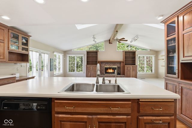 6528 Finchley Road, Indianapolis, IN 46250