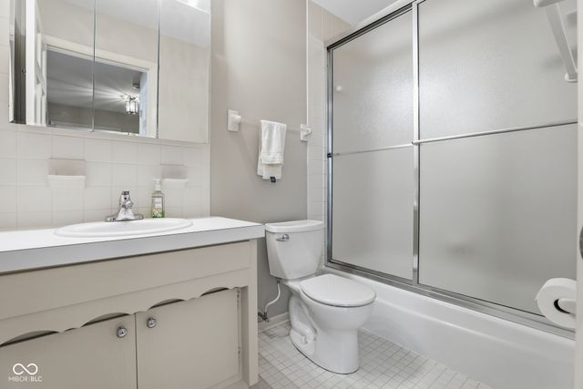 6528 Finchley Road, Indianapolis, IN 46250