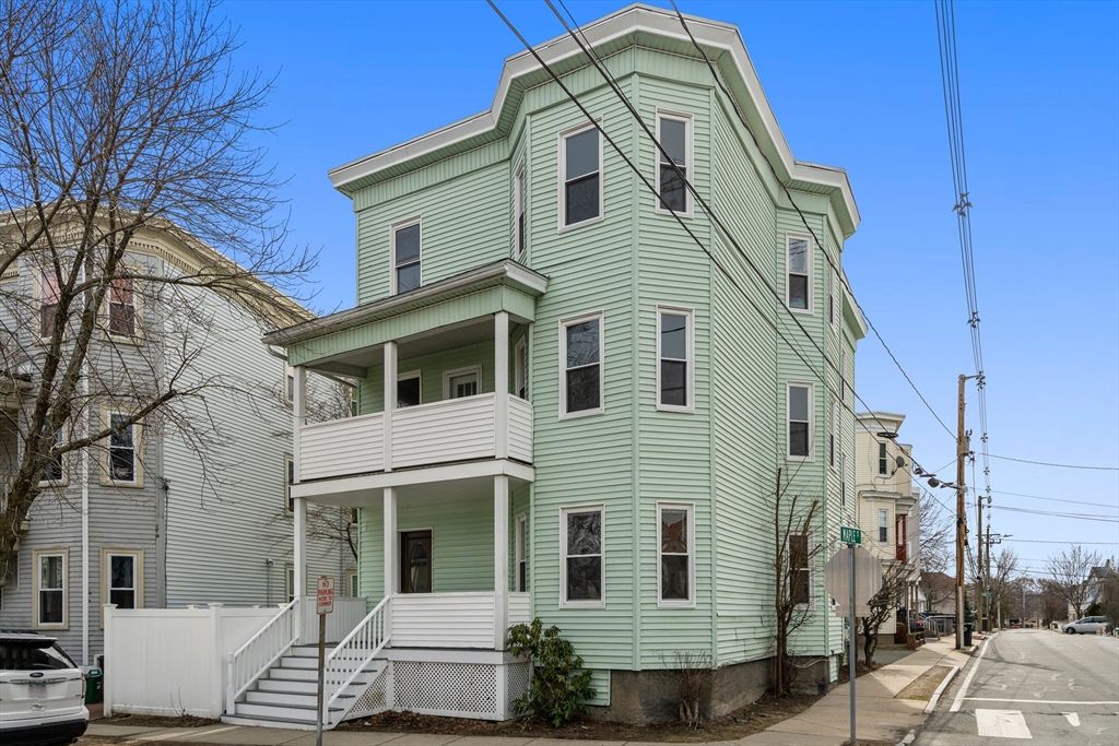 99 Beech Street 3, Belmont, MA 02478