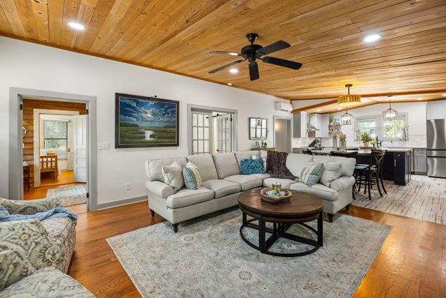 212 E Hudson Avenue, Folly Beach, SC 29439