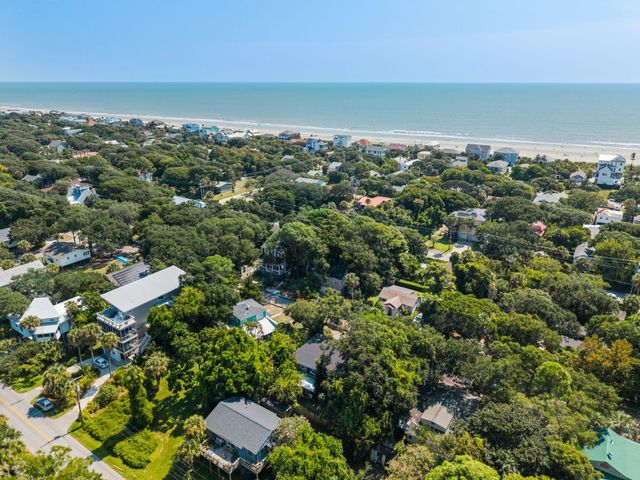 212 E Hudson Avenue, Folly Beach, SC 29439