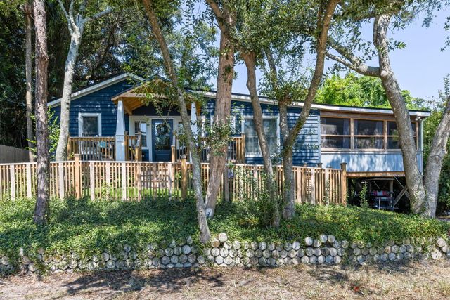 212 E Hudson Avenue, Folly Beach, SC 29439
