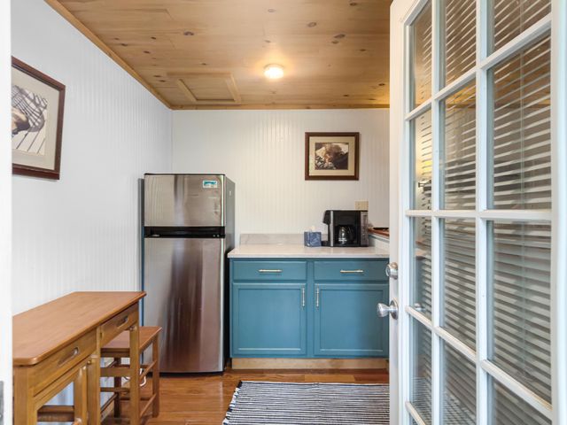 212 E Hudson Avenue, Folly Beach, SC 29439