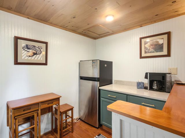 212 E Hudson Avenue, Folly Beach, SC 29439