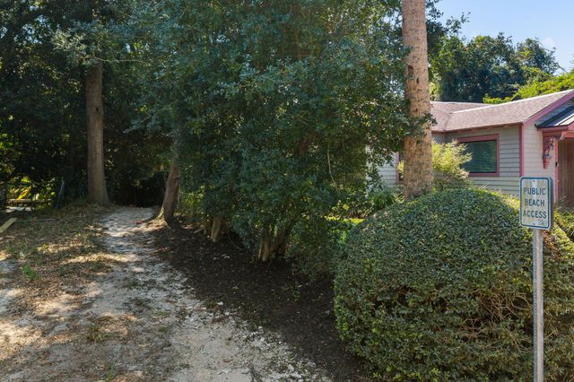 212 E Hudson Avenue, Folly Beach, SC 29439