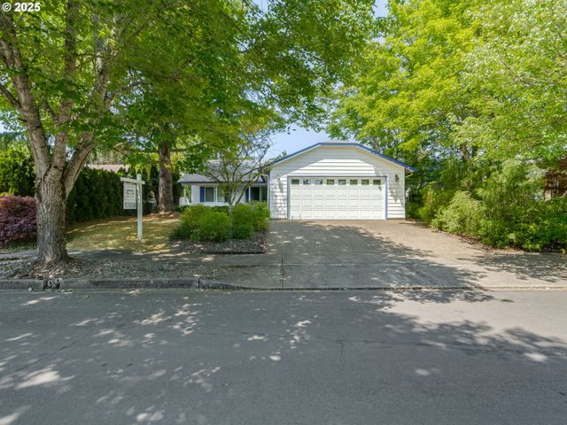 1761 Sw SONGBIRD St, Mc Minnville, OR 97128