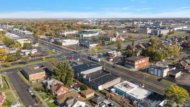 19807 VAN DYKE Street, Detroit, MI 48234