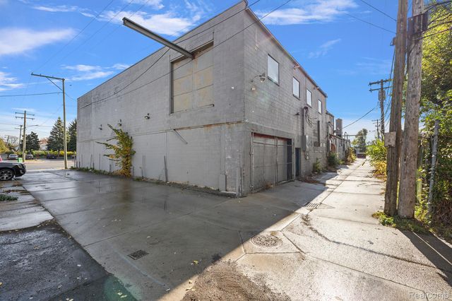 19807 VAN DYKE Street, Detroit, MI 48234