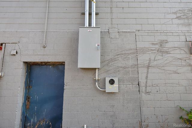 19807 VAN DYKE Street, Detroit, MI 48234