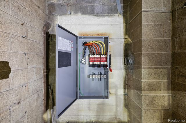 19807 VAN DYKE Street, Detroit, MI 48234