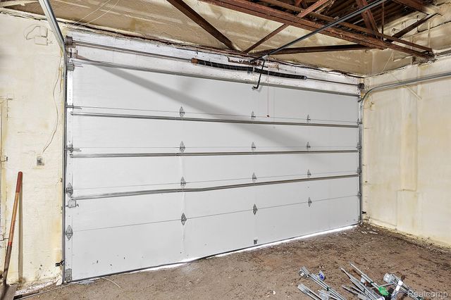 19807 VAN DYKE Street, Detroit, MI 48234