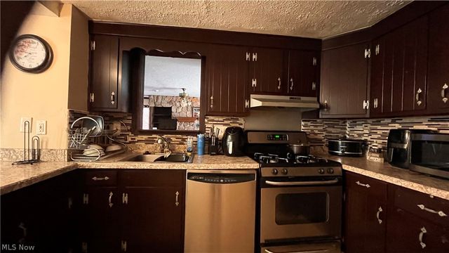 1766 Longwood Drive, Mayfield Heights, OH 44124