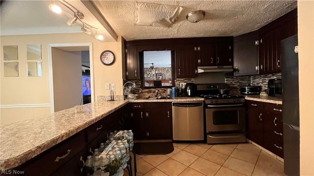 1766 Longwood Drive, Mayfield Heights, OH 44124