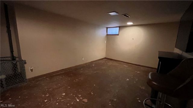 1766 Longwood Drive, Mayfield Heights, OH 44124