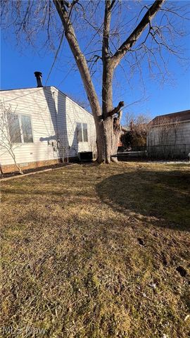 1766 Longwood Drive, Mayfield Heights, OH 44124