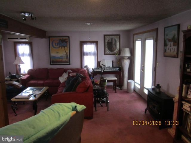 5800 GRISCOMB DR, Bensalem, PA 19020