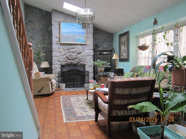 5800 GRISCOMB DR, Bensalem, PA 19020