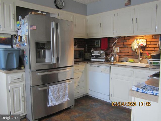 5800 GRISCOMB DR, Bensalem, PA 19020