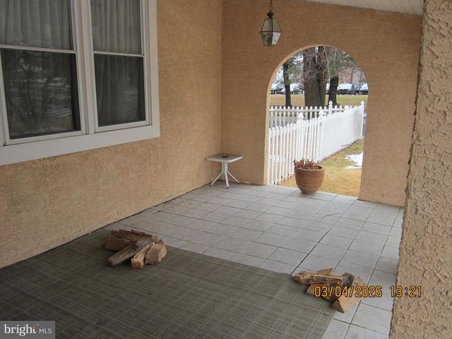 5800 GRISCOMB DR, Bensalem, PA 19020