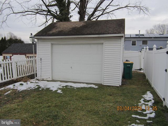 5800 GRISCOMB DR, Bensalem, PA 19020