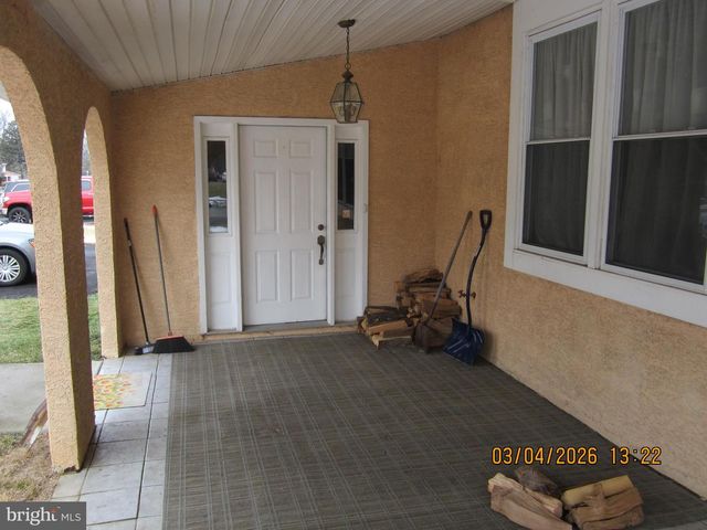 5800 GRISCOMB DR, Bensalem, PA 19020