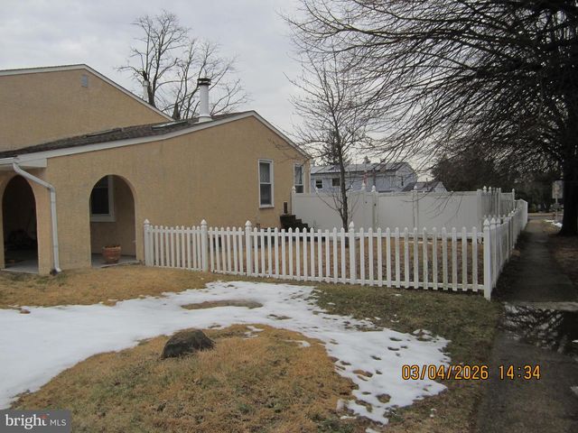 5800 GRISCOMB DR, Bensalem, PA 19020