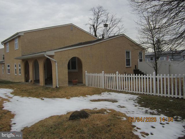 5800 GRISCOMB DR, Bensalem, PA 19020