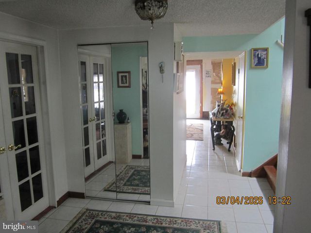 5800 GRISCOMB DR, Bensalem, PA 19020