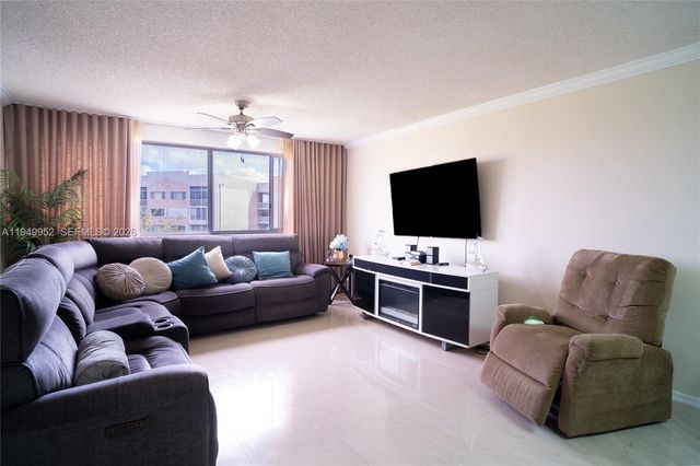 10133 NW 24th Pl 303, Sunrise, FL 33322