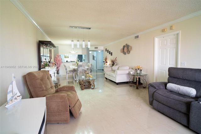 10133 NW 24th Pl 303, Sunrise, FL 33322