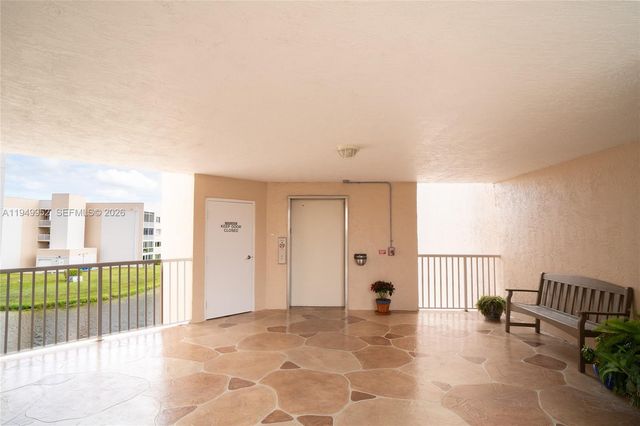 10133 NW 24th Pl 303, Sunrise, FL 33322