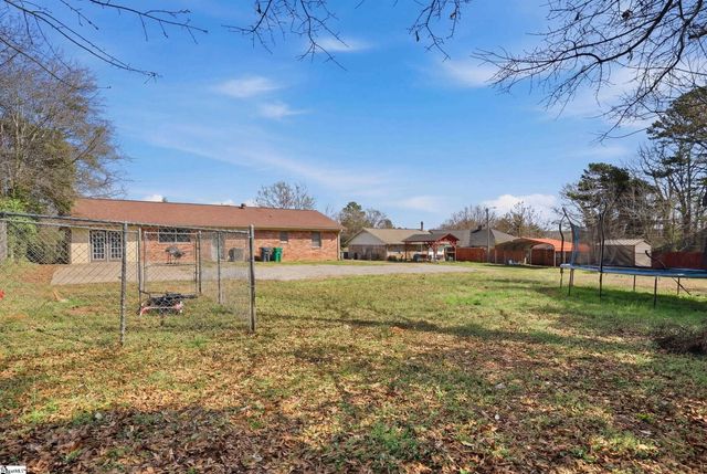 632 Old Augusta Road, Greenville, SC 29605