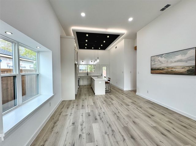 1611 Gibbons Street, Greenville, TX 75401