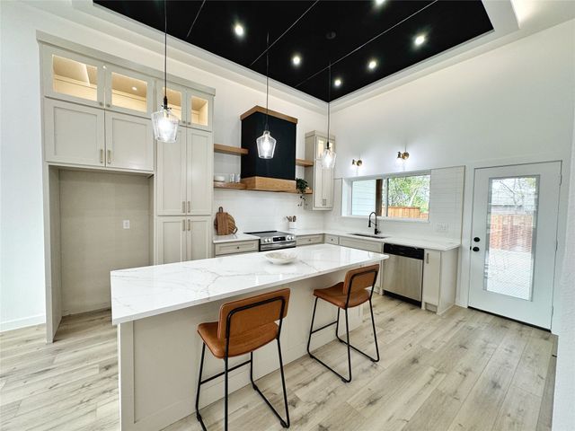 1611 Gibbons Street, Greenville, TX 75401