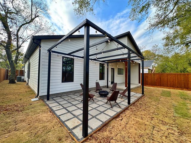 1611 Gibbons Street, Greenville, TX 75401