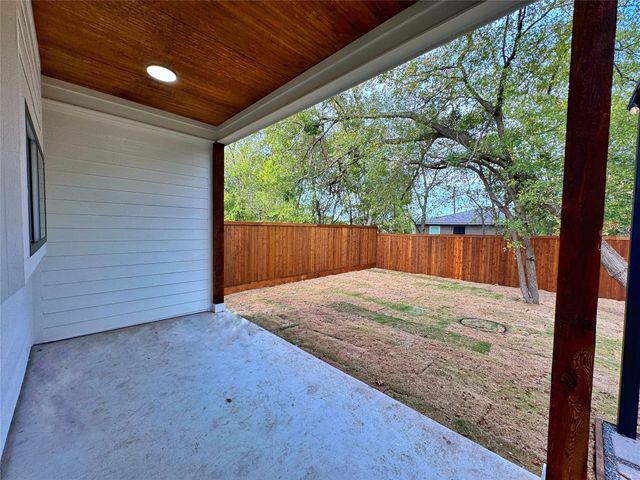 1611 Gibbons Street, Greenville, TX 75401
