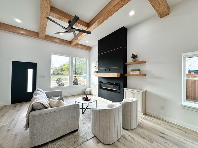 1611 Gibbons Street, Greenville, TX 75401