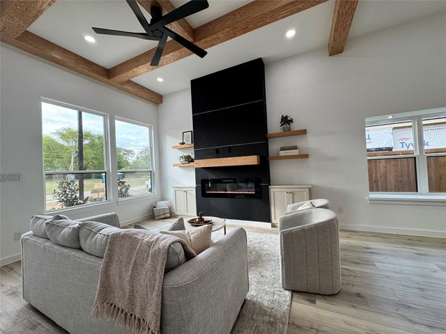 1611 Gibbons Street, Greenville, TX 75401