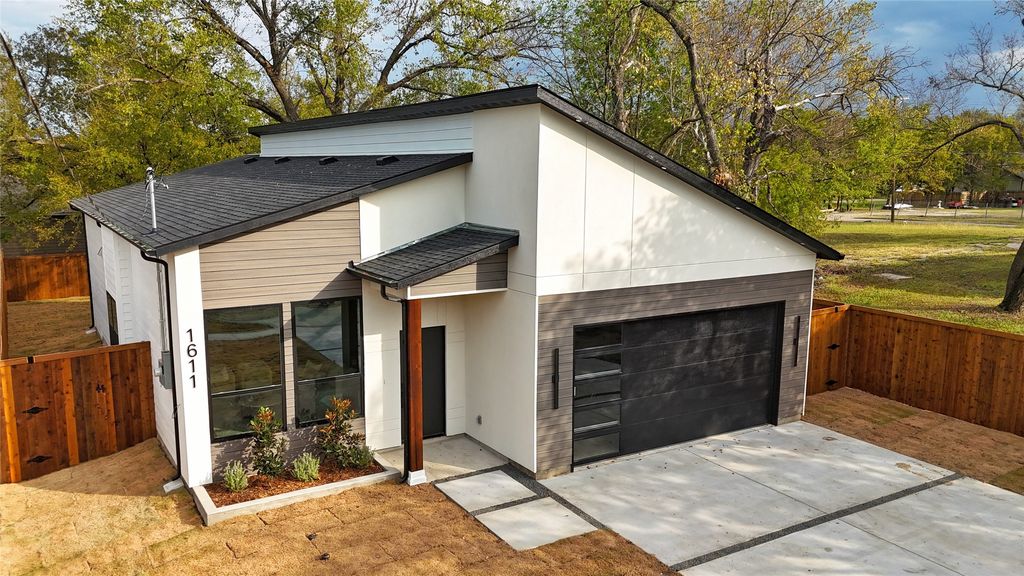 1611 Gibbons Street, Greenville, TX 75401