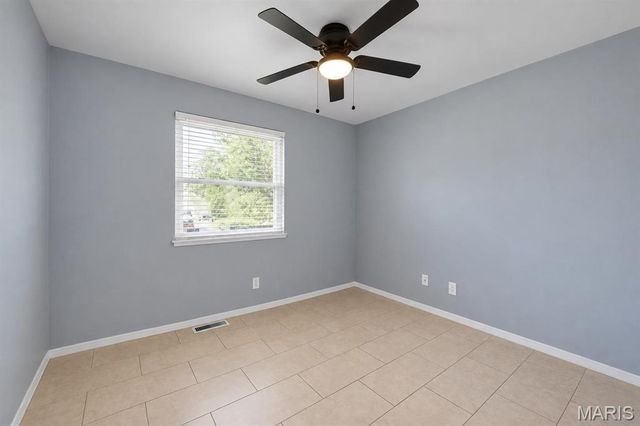 150 N Saint Charles Street, Florissant, MO 63031