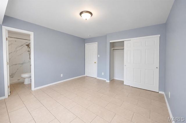 150 N Saint Charles Street, Florissant, MO 63031