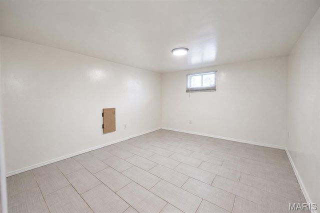 150 N Saint Charles Street, Florissant, MO 63031