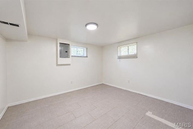 150 N Saint Charles Street, Florissant, MO 63031