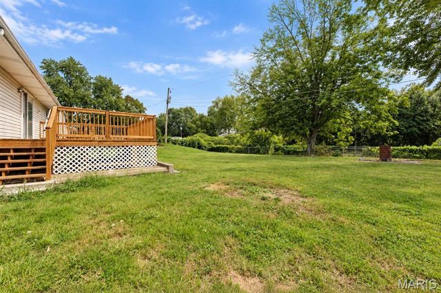 150 N Saint Charles Street, Florissant, MO 63031